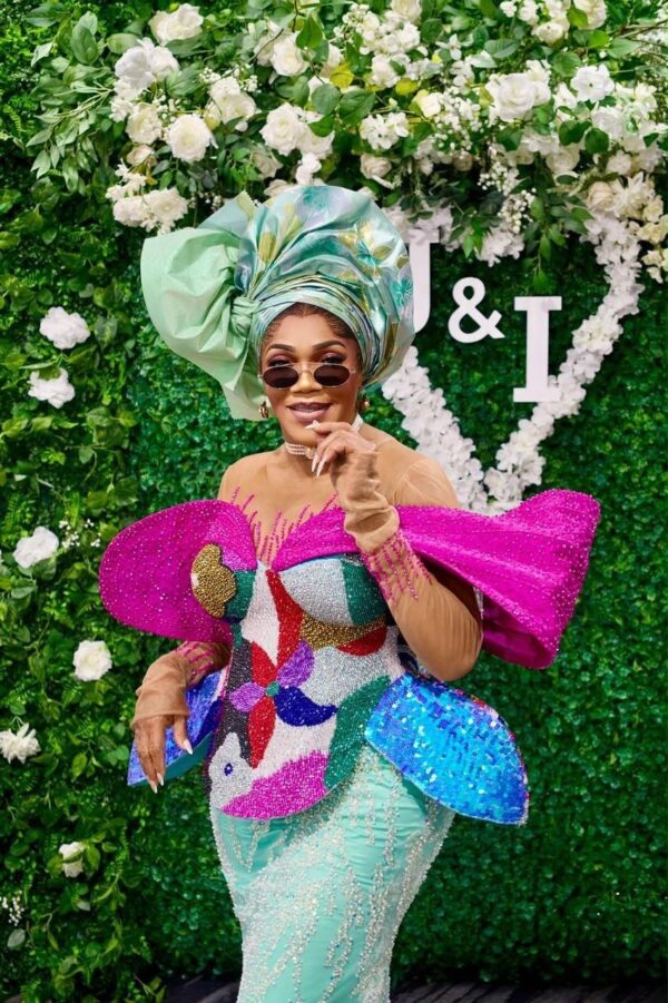 Artistic Aso Ebi